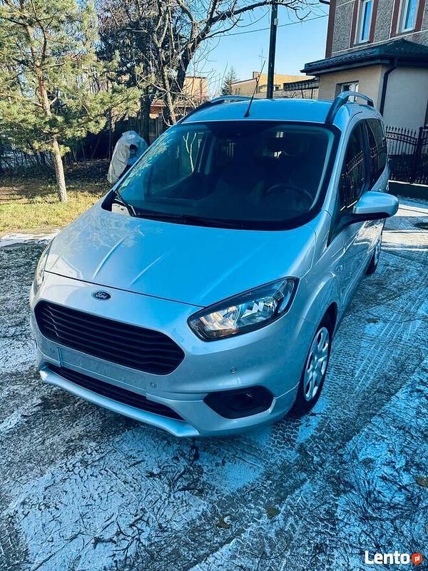 Używany Ford Courier 2019 Srebrny Minivan