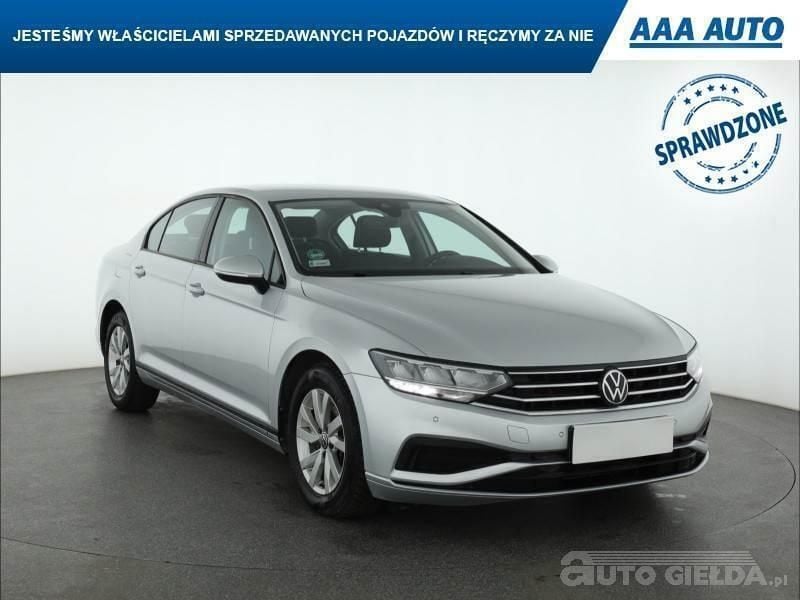 Srebrny Używany 2020 VW Passat | 63 999 zł (Dobra cena) - Obraz 1/4