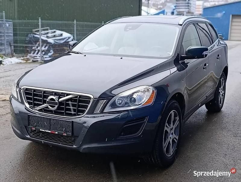 Grafitowy Używany 2011 Volvo XC60 SUV | 41 800 zł (Uczciwa cena) - Obraz 1/4