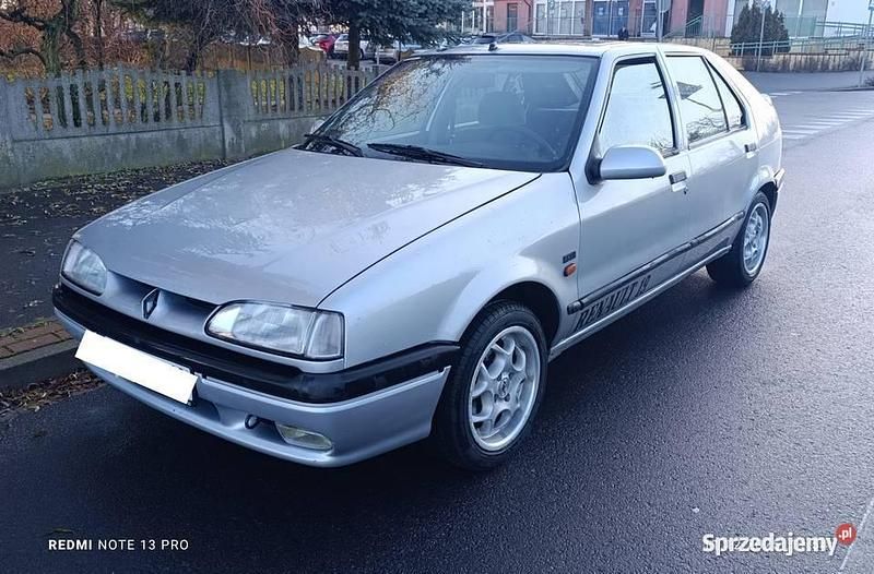 Używany 1994 Renault R9 Sedan/Limuzyna | 5100 zł - Obraz 1/4