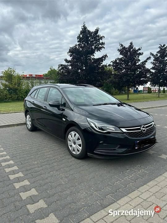 Czarny Używany 2019 Opel Astra Kombi | 49 900 zł (Uczciwa cena) - Obraz 1/4