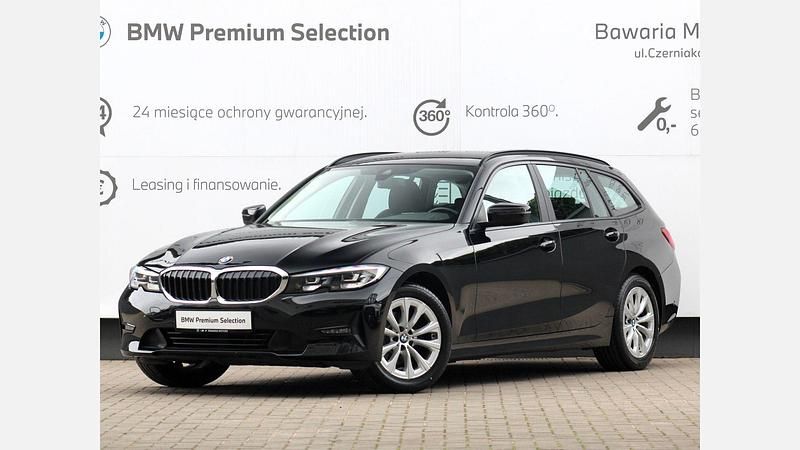 Black 2 Używany 2019 BMW 320 Advantage Kombi | 129 900 zł - Obraz 1/3