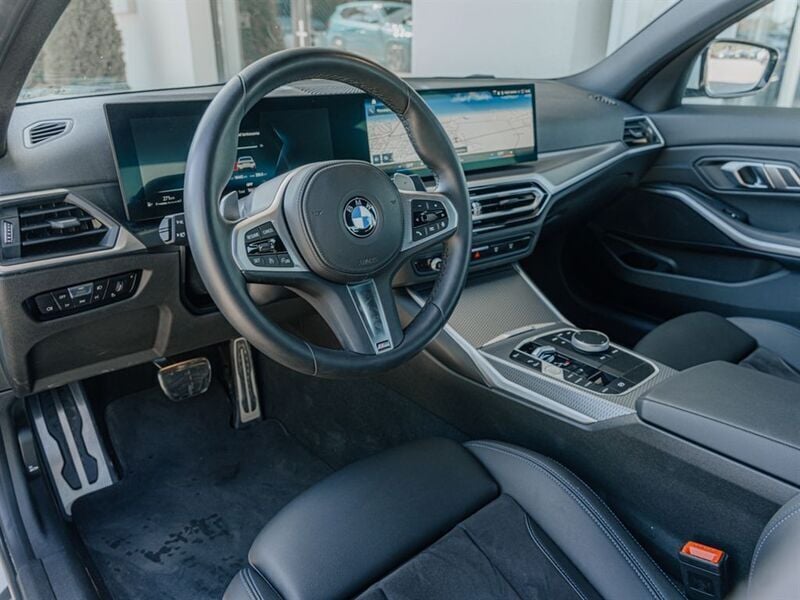 Biel alpejska Używany 2023 BMW 318 Shadowline Sedan/Limuzyna | 144 900 zł (Dobra cena) - Obraz 1/1