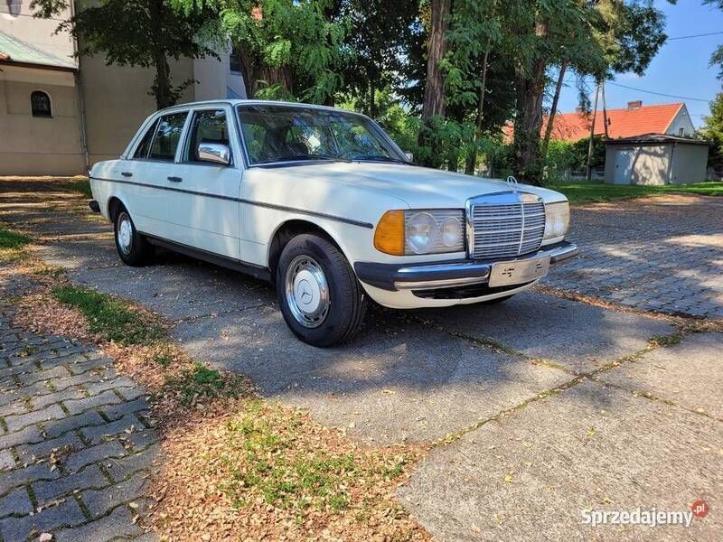 Używany 1982 Mercedes 300 | 65 000 zł - Obraz 1/4