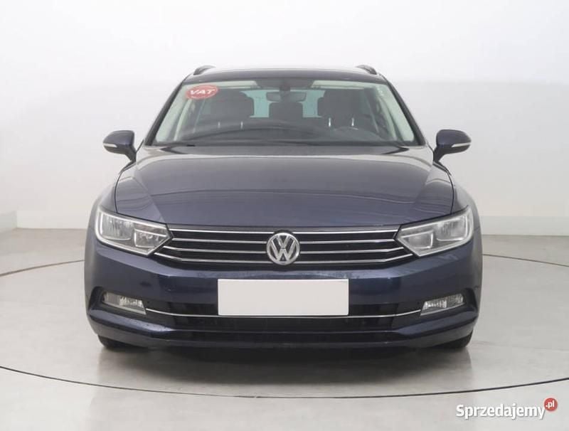 Niebieski Używany 2016 VW Passat Kombi | 42 999 zł (Dobra cena) - Obraz 1/4