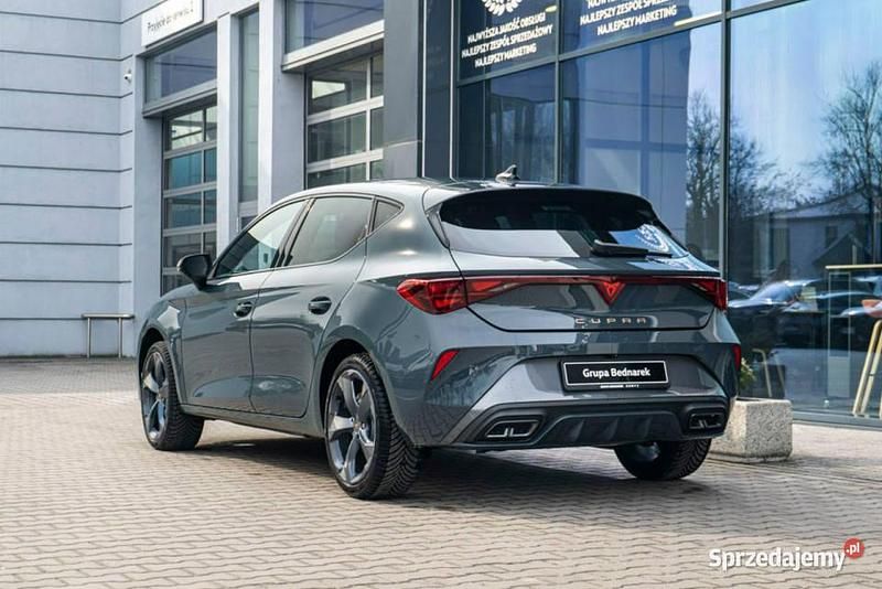 Nowe Cupra Leon 2026 Niebieski Hatchback