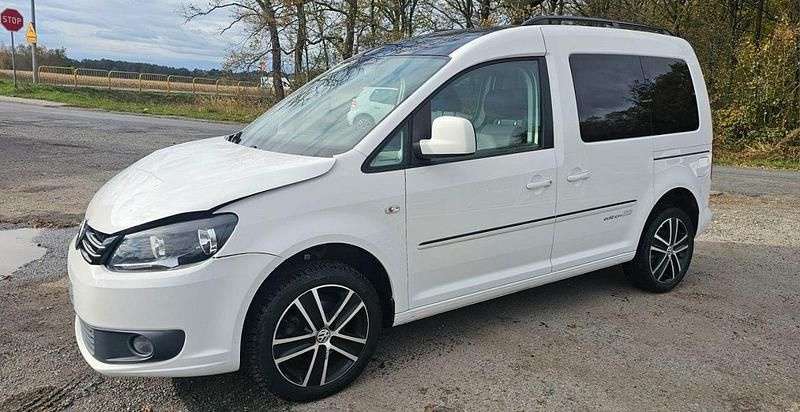 Biały Używany 2013 VW Caddy Edition Minivan | 26 999 zł - Obraz 1/4