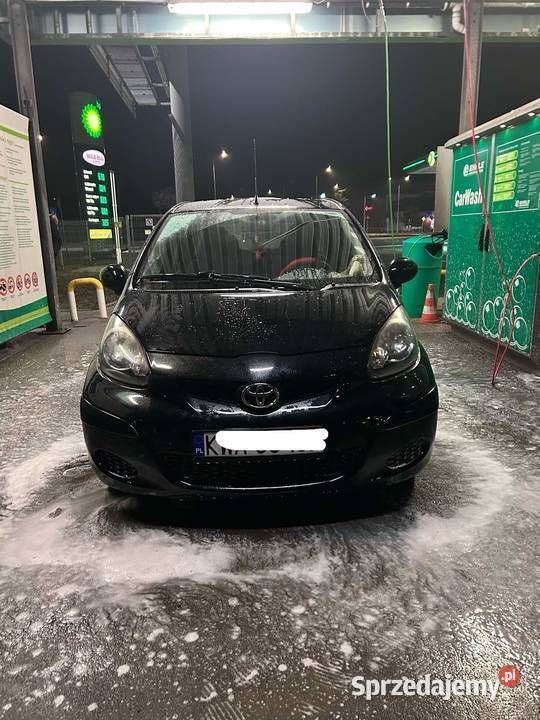 Czarny Używany 2009 Toyota Aygo Hatchback | 15 000 zł (Uczciwa cena) - Obraz 1/4