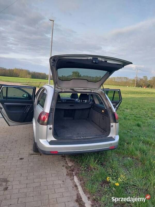 Używany Opel Vectra 2008 Srebrny Kombi