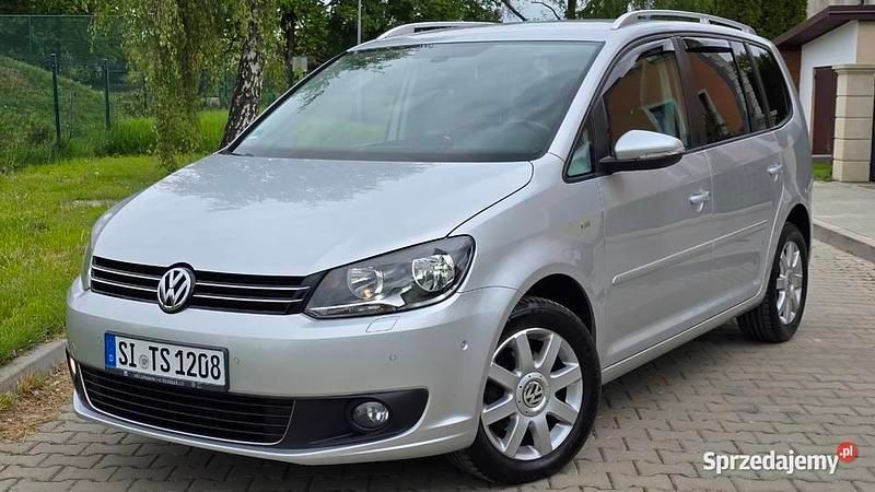 Srebrny Używany 2014 VW Touran Highline Minivan | 31 900 zł (Super Cena) - Obraz 1/4