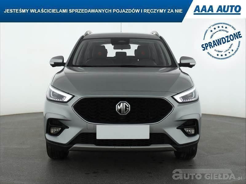 Używany MG ZS 2024 Srebrny SUV