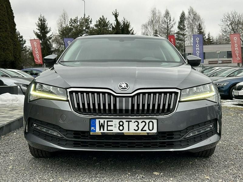 Używany Skoda Superb 150 KM (110 kW) 2023 Szary (metalik) Kombi