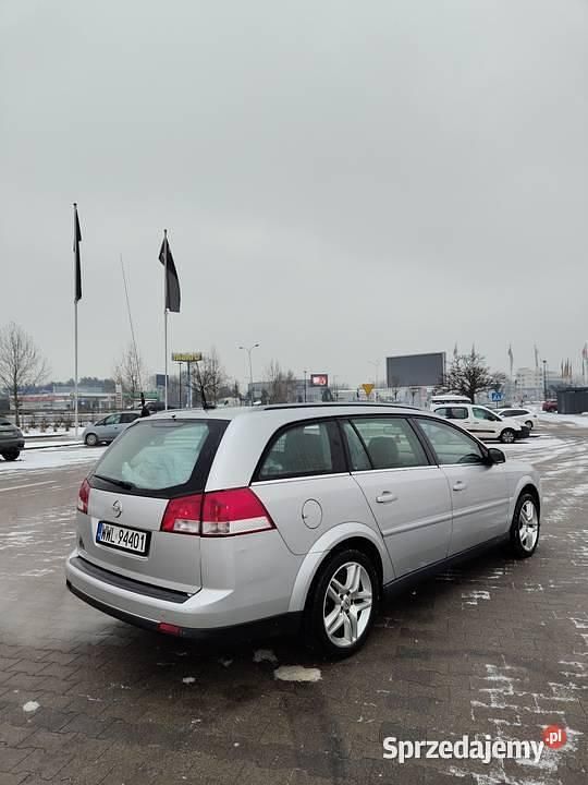Używany Opel Vectra 2008 Srebrny Kombi
