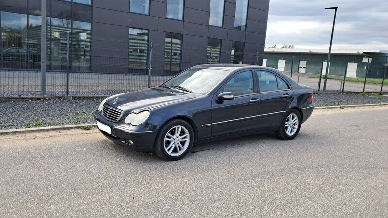 Niebieski Używany 2000 Mercedes C240 Sedan/Limuzyna | 4800 zł - Obraz 1/4