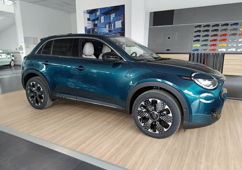 Beżowy Nowe 2025 Fiat 600 La Prima SUV | 97 600 zł (Dobra cena) - Obraz 1/4
