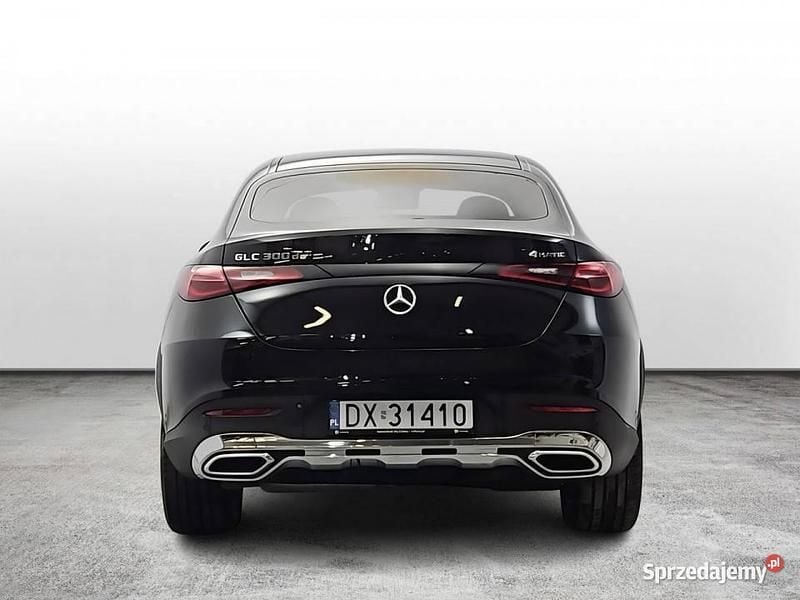 Używany Mercedes GLC300e 2024 Czarny Coupe