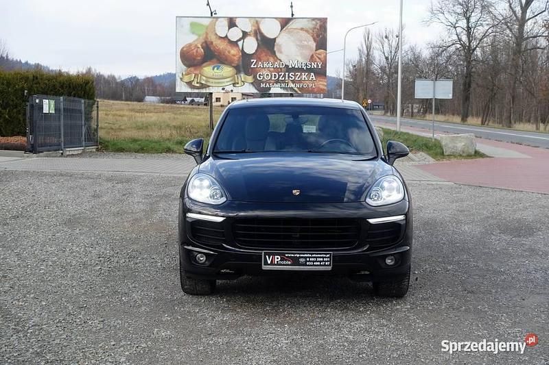 Czarny Używany 2017 Porsche Cayenne SUV | 119 800 zł - Obraz 1/4