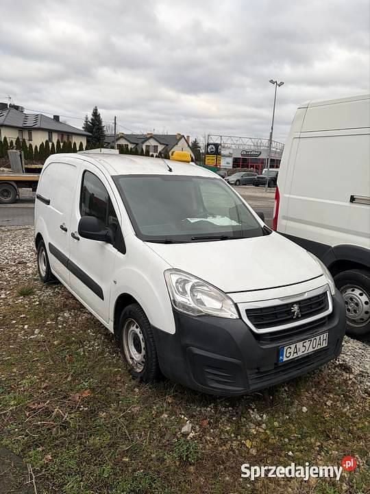 Używany Peugeot Partner 2016 Biały Minivan