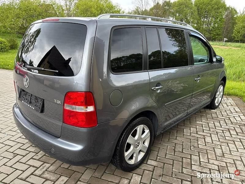Używany VW Touran 2006 Wiśniowy Minivan