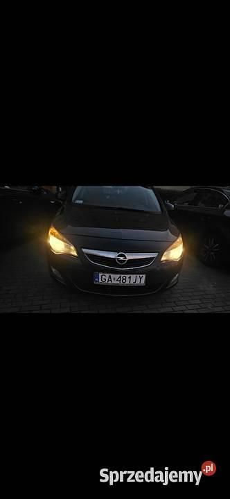 Używany Opel Astra 2010 Niebieski Sedan/Limuzyna