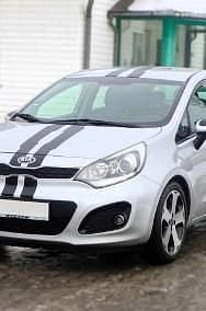 Używany Kia Rio 109 KM (80 kW) 2014 Srebrny Hatchback