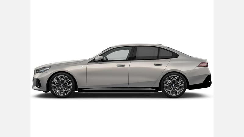 Używany BMW 520 Comfort Edition 197 KM (144 kW) 2025 Szary oxide metalizowany Sedan/Limuzyna