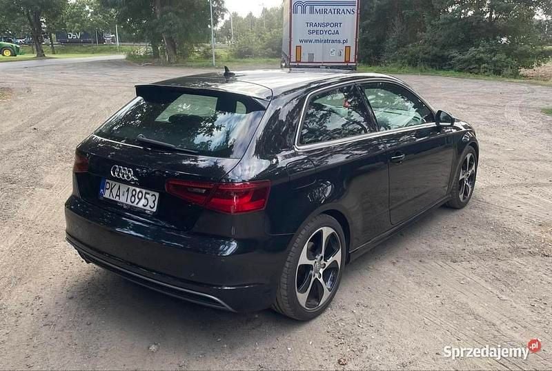 Czarny Używany 2013 Audi A3 S-Line Hatchback | 42 000 zł (Dobra cena) - Obraz 1/4