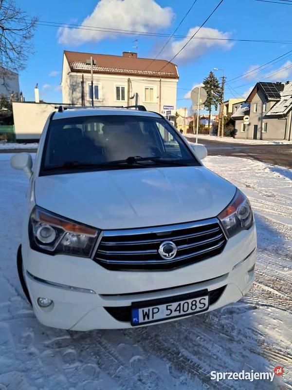 Biały Używany 2015 Ssangyong (KGM) Rodius Minivan | 34 900 zł - Obraz 1/4