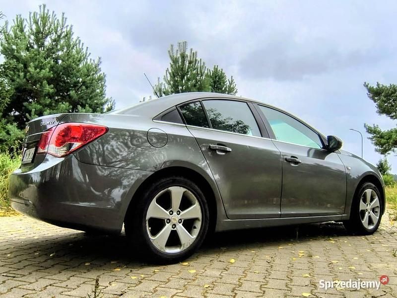 Używany Chevrolet Cruze LT 141 KM (103 kW) 2011 Szary Sedan/Limuzyna