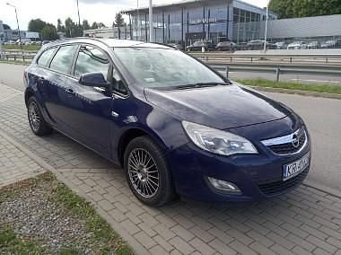 Granatowy Używany 2011 Opel Astra Kombi | 17 900 zł - Obraz 1/4