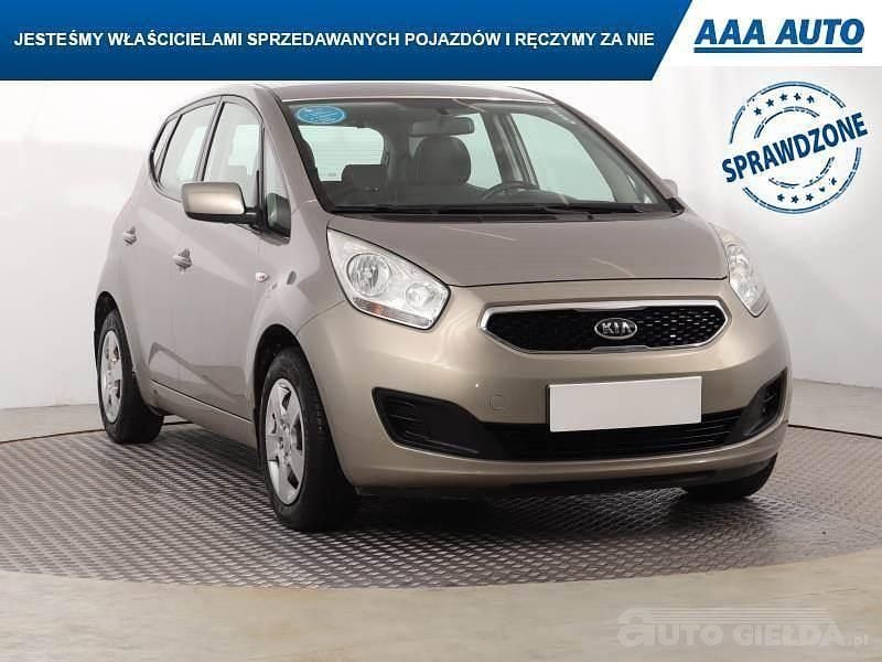 Używany Kia Venga 90 KM (66 kW) 2011 Srebrny Hatchback