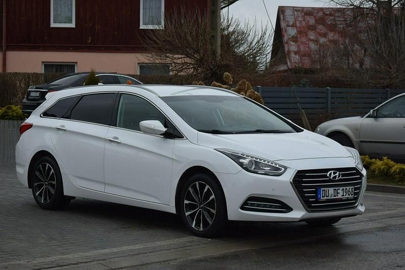 Używany Hyundai i40 115 KM (84 kW) 2017 Biały Kombi