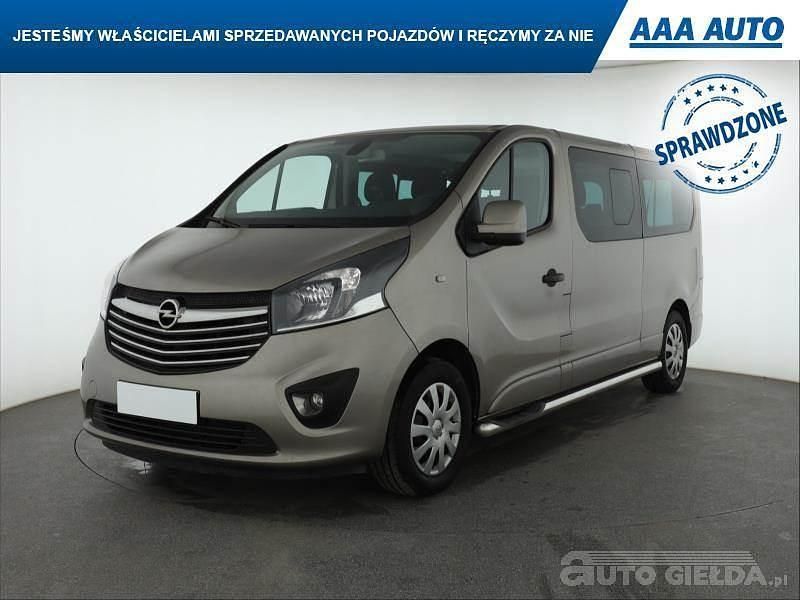 Używany Opel Vivaro 2017 Beżowy Minivan