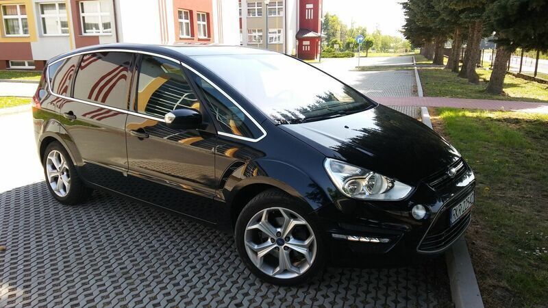 Czarny Używany 2011 Ford S-MAX S Minivan | 45 900 zł - Obraz 1/4
