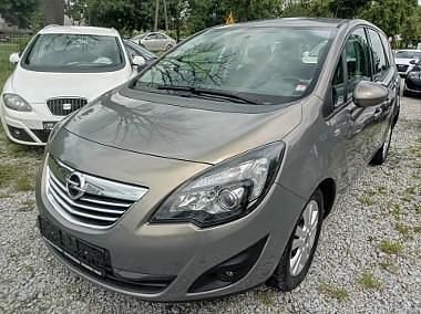 Złoty Używany 2013 Opel Meriva Minivan | 23 900 zł (Uczciwa cena) - Obraz 1/4
