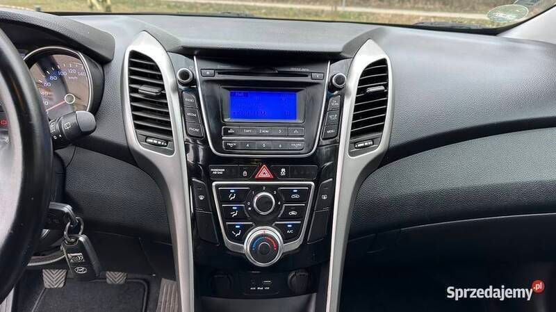Używany Hyundai i30 110 KM (80 kW) 2015 Czarny Kombi