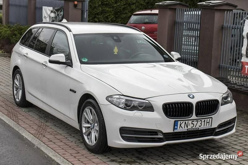 Używany BMW 520 2014 Biały Kombi