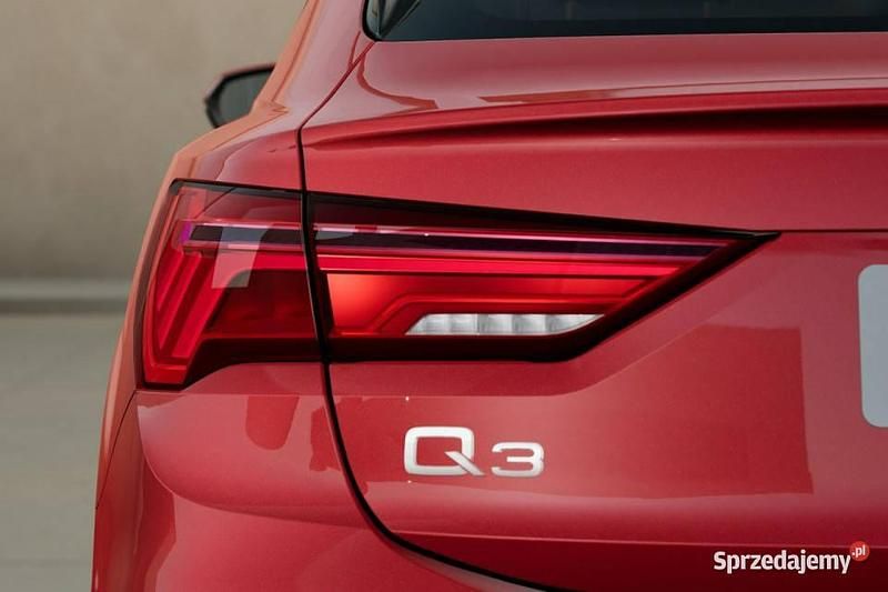 Używany Audi Q3 Sportback S-Line 150 KM (110 kW) 2024 Czerwony SUV