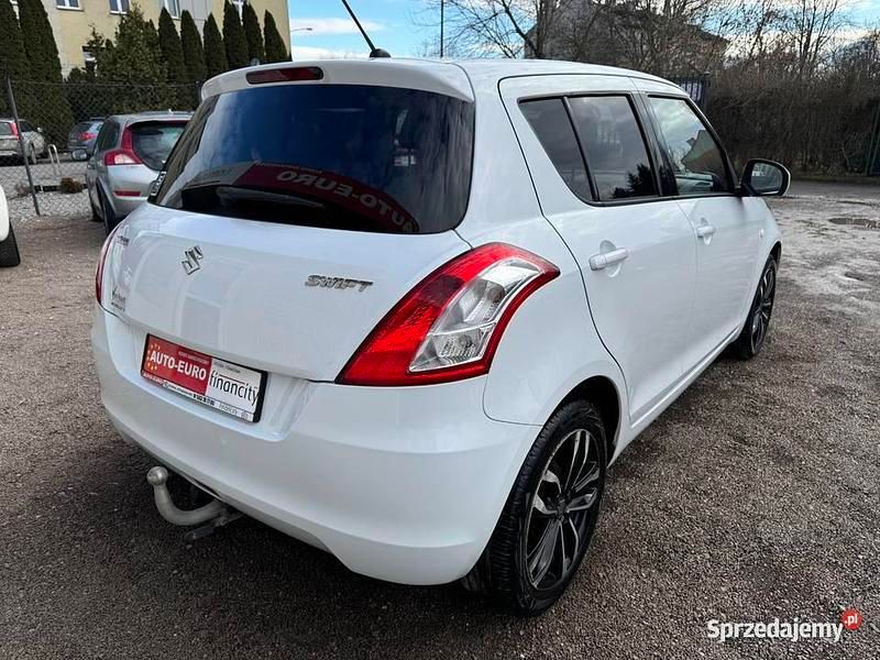Używany Suzuki Swift 2015 Biały Hatchback