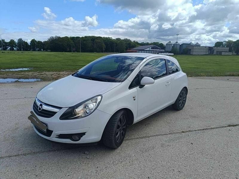 Biały Używany 2010 Opel Corsa Hatchback | 12 500 zł - Obraz 1/4