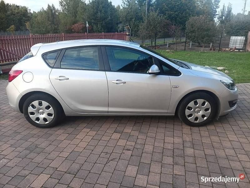Srebrny Używany 2015 Opel Astra Hatchback | 29 500 zł (Uczciwa cena) - Obraz 1/4