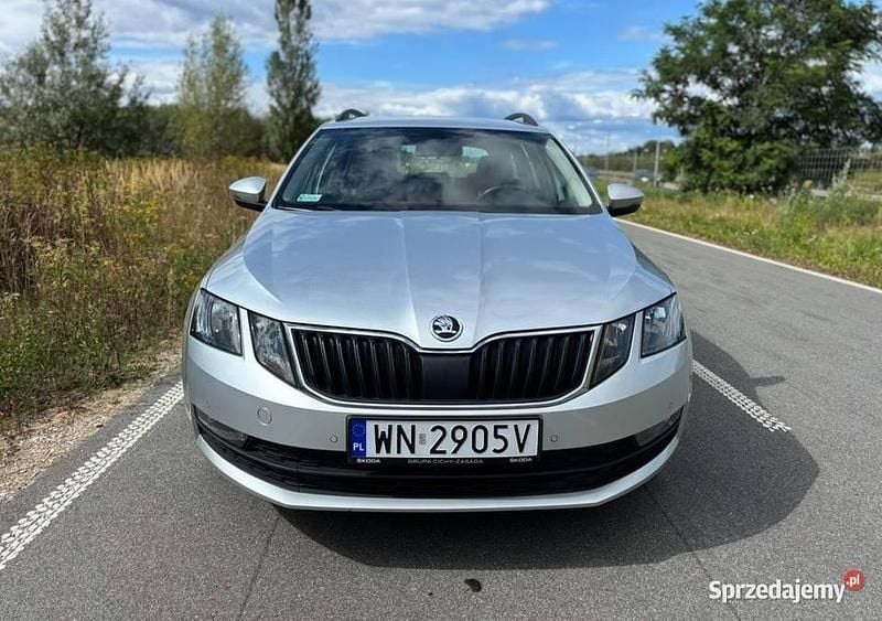 Srebrny Używany 2018 Skoda Octavia Kombi | 34 500 zł (Uczciwa cena) - Obraz 1/4