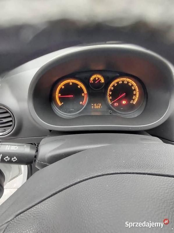 Używany Opel Corsa 2014 Biały Sedan/Limuzyna