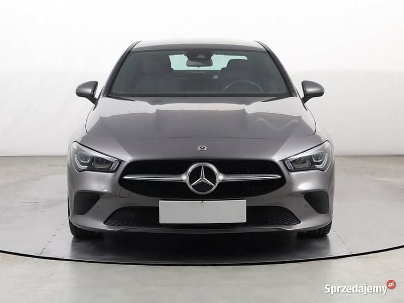 Używany Mercedes CLA200 2022 Szary Sedan/Limuzyna