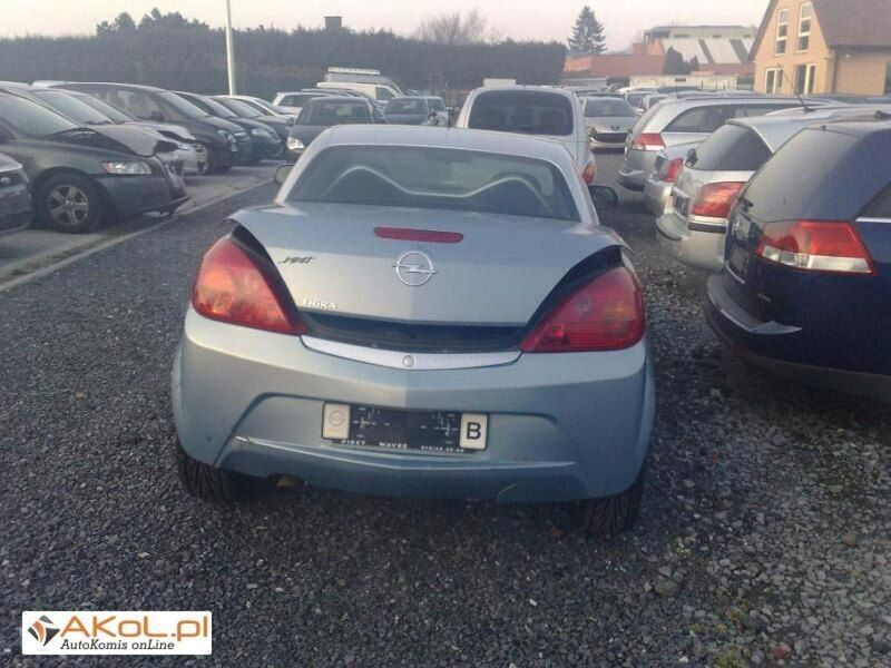 Niebieski (metalik) Używany 2007 Opel Tigra Coupe | 26 784 zł - Obraz 1/2