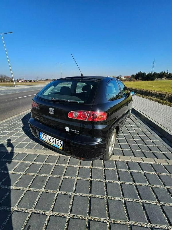 Używany Seat Ibiza 75 KM (55 kW) 2003 Czarny Hatchback