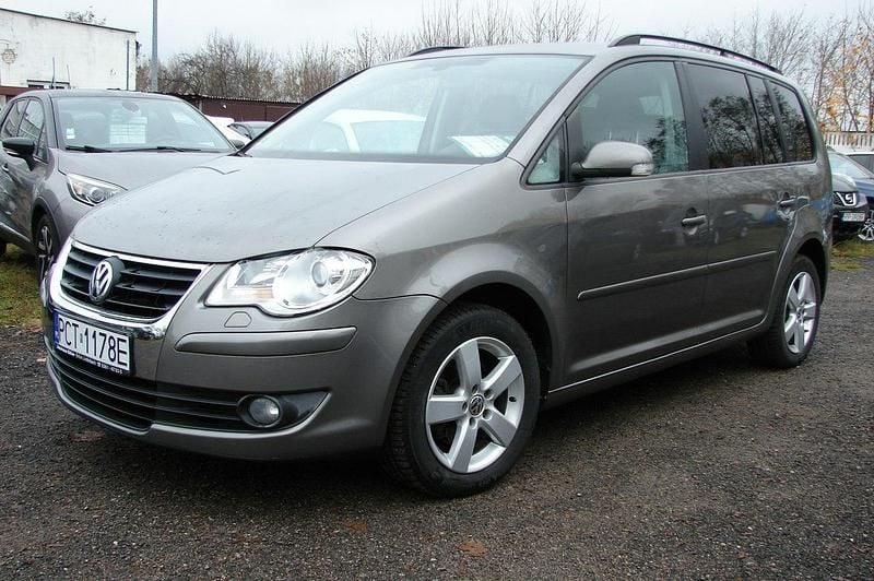 Używany VW Touran 102 KM (75 kW) 2008 Szary Minivan