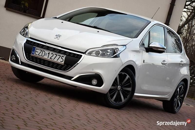 Biały Używany 2018 Peugeot 208 Hatchback | 29 900 zł (Uczciwa cena) - Obraz 1/4