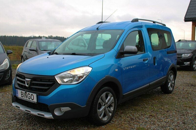 Niebieski (metalik) Używany 2015 Dacia Dokker Van | 32 800 zł (Uczciwa cena) - Obraz 1/4