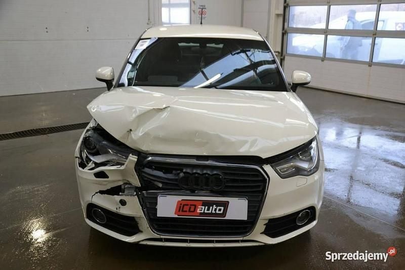 Biały Używany 2012 Audi A1 S-Line Hatchback | 9800 zł - Obraz 1/4